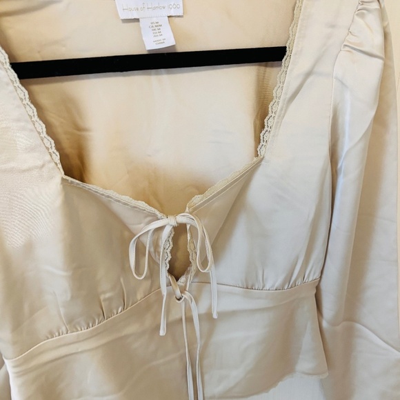 REVOLVE 1960 house of harlow gold Satin Feel blouse Sz Medium - Picture 4 of 6
